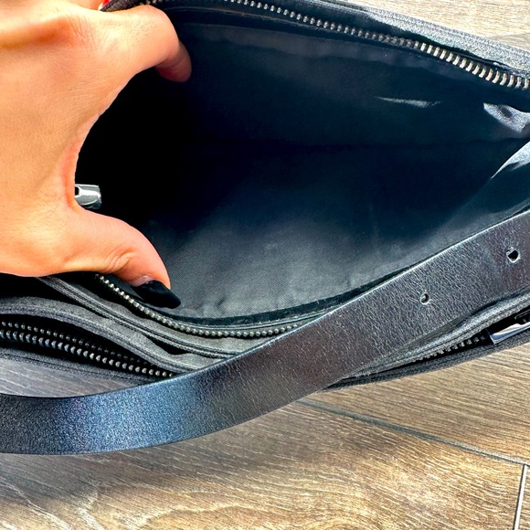 SOLD‼️Fendi Vintage Baguette Shoulder Bag Black - Picture 9 of 12